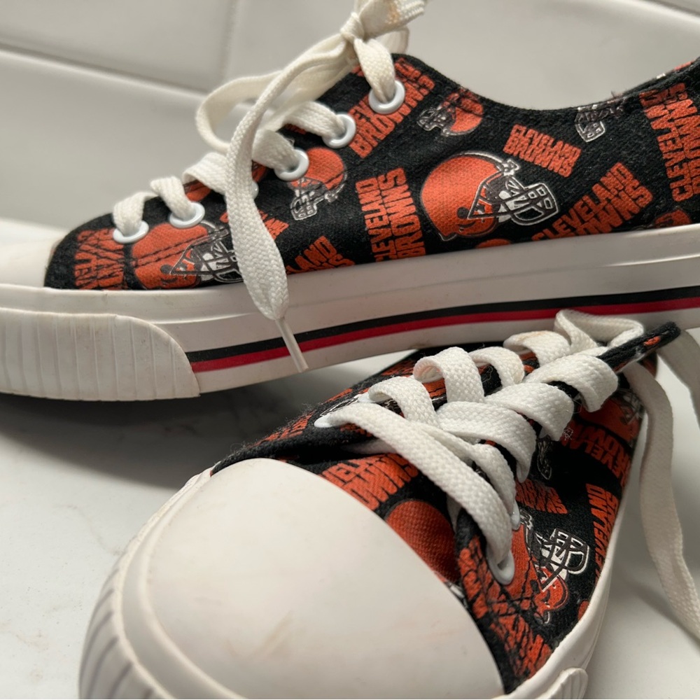 Cleveland Browns Low Top Canvas Sneakers - Women’s Sz 7 Almost New